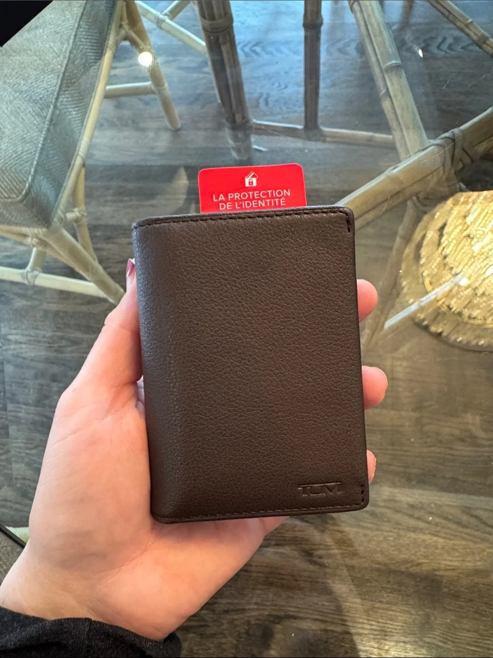 Tumi nassau slg gusseted card case dark brown textured